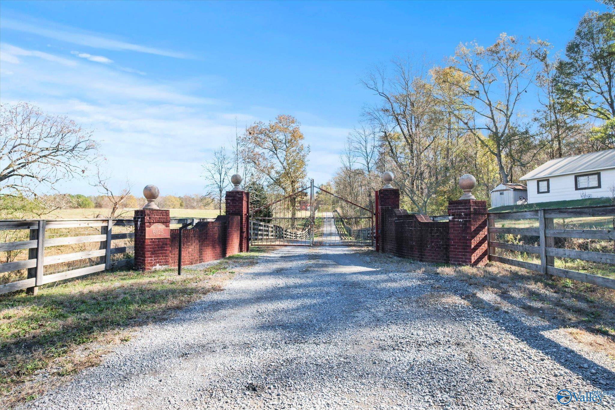 6025 Hopewell Road,  Arab,  AL 35016