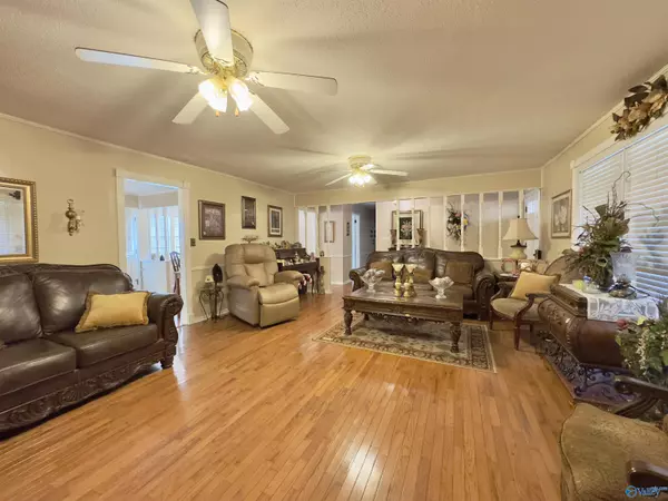 Guin, AL 35563,197 Northwoods Road