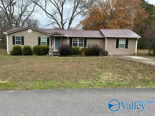 3208 Valley Street, Guntersville, AL 35976