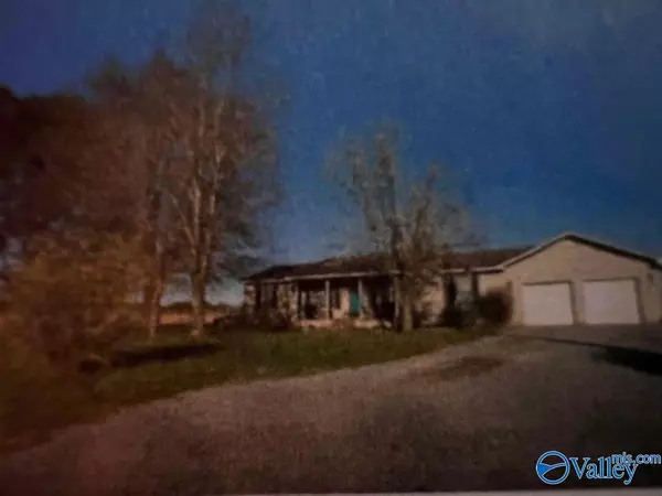 4338 Huckaby Bridge Road, Falkville, AL 35622