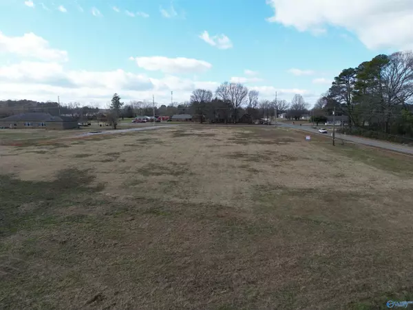 Athens, AL 35611,16296 Lucas Ferry Road