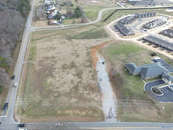 Athens, AL 35611,16296 Lucas Ferry Road