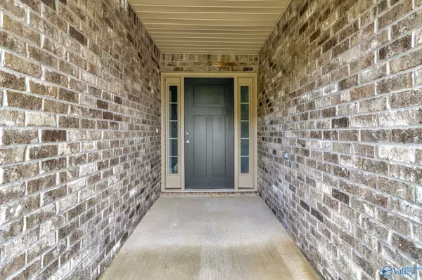 Owens Cross Roads, AL 35763,9211 Eagle Trace Drive SE