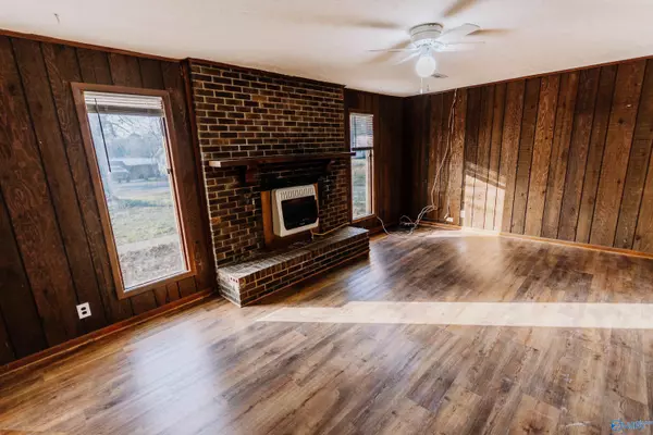 Albertville, AL 35950,404 Alicia Street