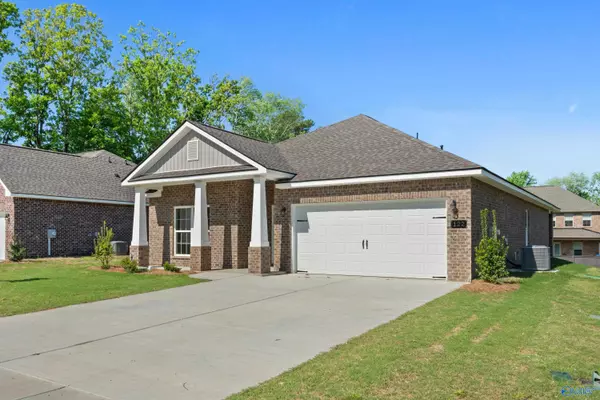 122 Burdine Street,  New Market,  AL 35761