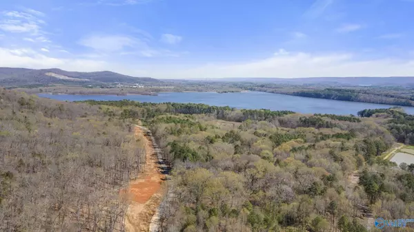 Scottsboro, AL 35769,900-10 County Road 114