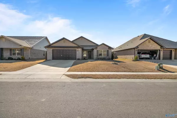 Owens Cross Roads, AL 35763,104 Barlow Way