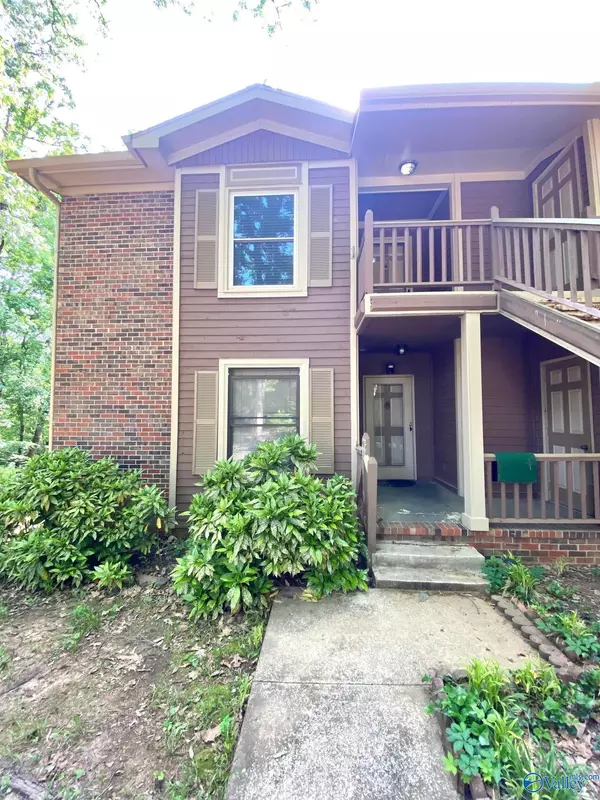 2053 Woodlawn Drive #2053, Huntsville, AL 35802