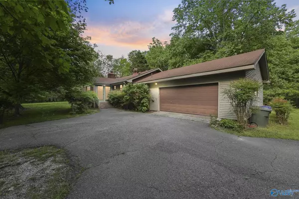 Huntsville, AL 35803,12303 N Shawdee Road