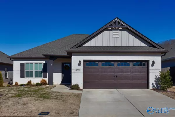 9539 Hampton Oak Drive, Owens Cross Roads, AL 35763
