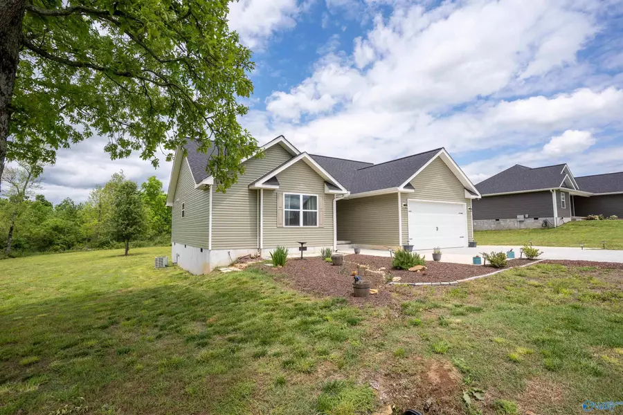 95 Dogwood Lane, Rainsville, AL 35986