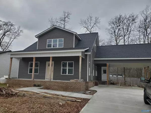 Hartselle, AL 35640,703 Rock Street SE