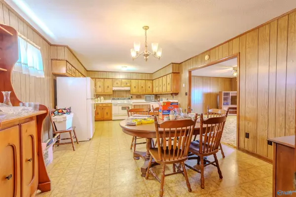 Rogersville, AL 35652,7484 County Road 76