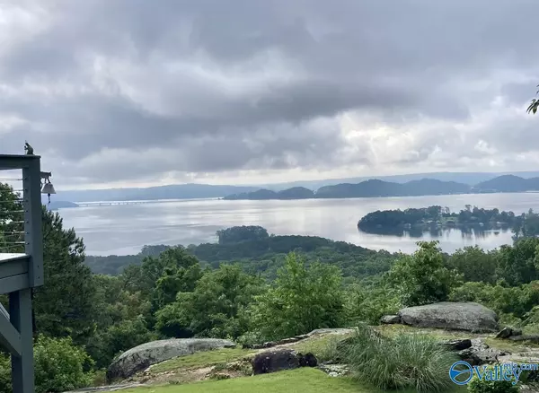 200 Granada Lane, Guntersville, AL 35976