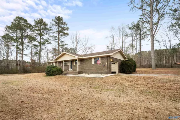 Cullman, AL 35057,782 County Road 1194