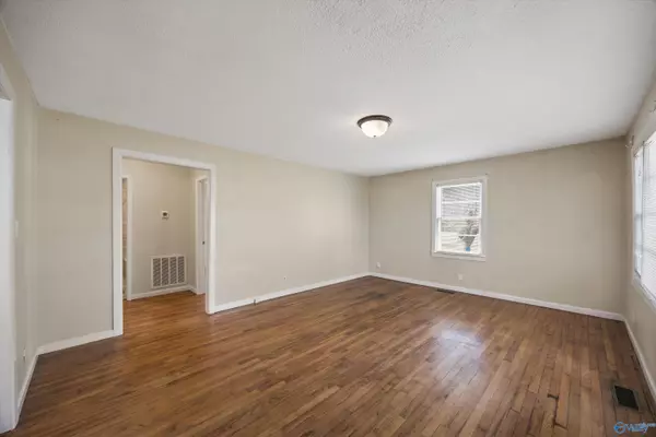 Toney, AL 35773,9347 Pulaski Pike