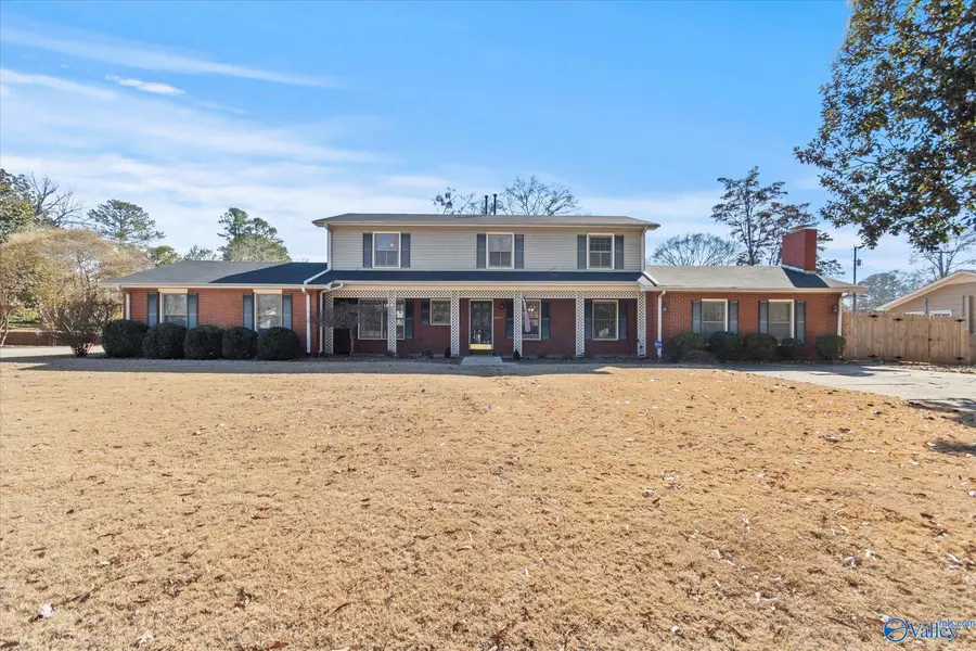 2303 College Street SE, Decatur, AL 35601