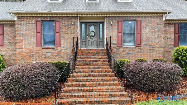 Owens Cross Roads, AL 35763,108 Mache Lane