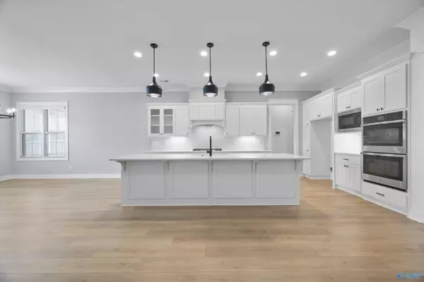 Owens Cross Roads, AL 35763,6111 Pembrook Pond Place SE