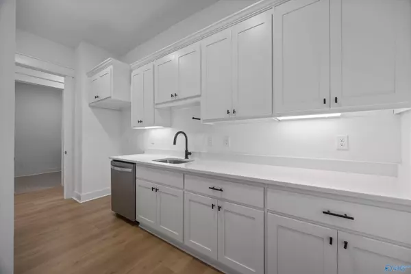 Owens Cross Roads, AL 35763,6111 Pembrook Pond Place SE