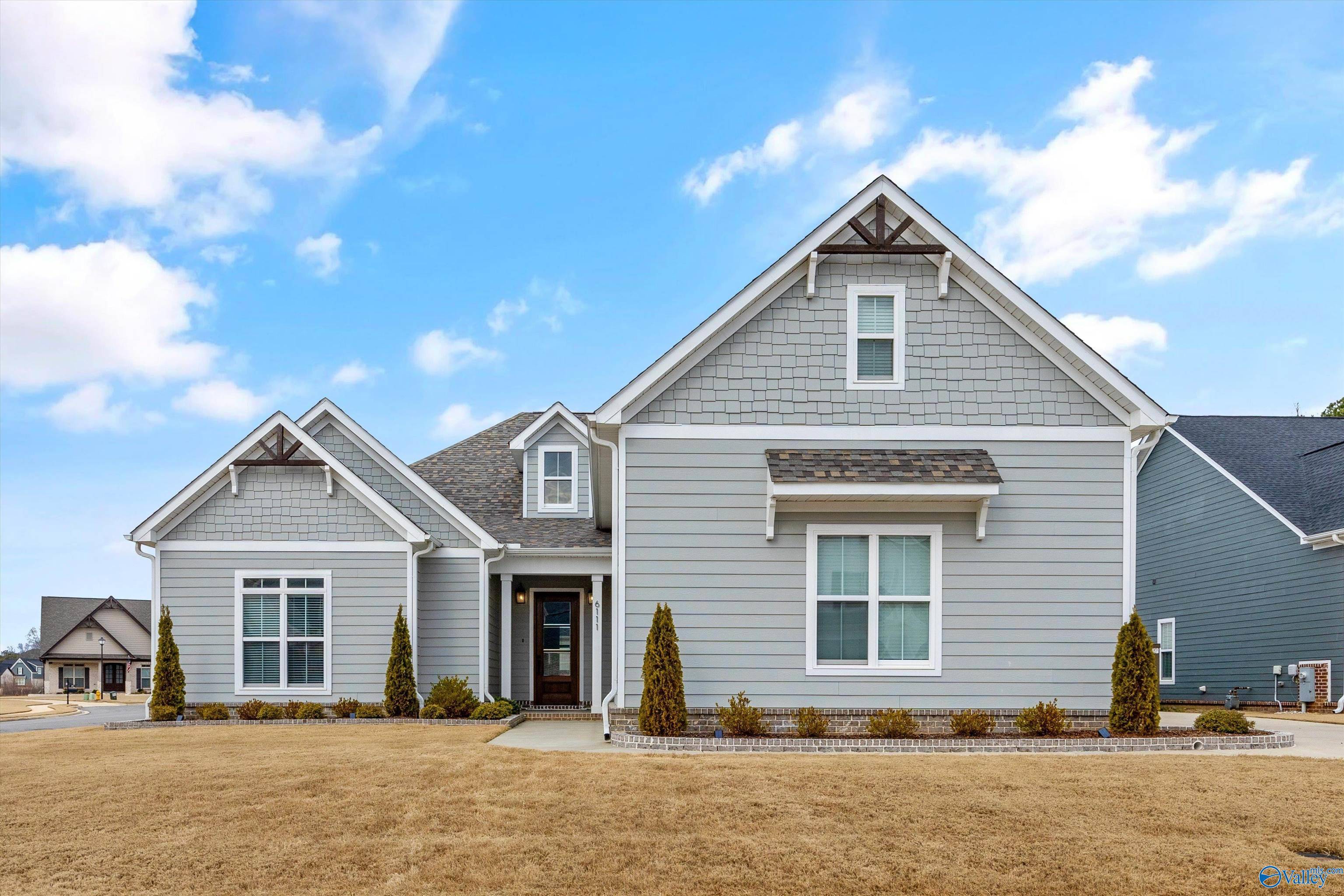 6111 Pembrook Pond Place SE, Owens Cross Roads, AL 35763