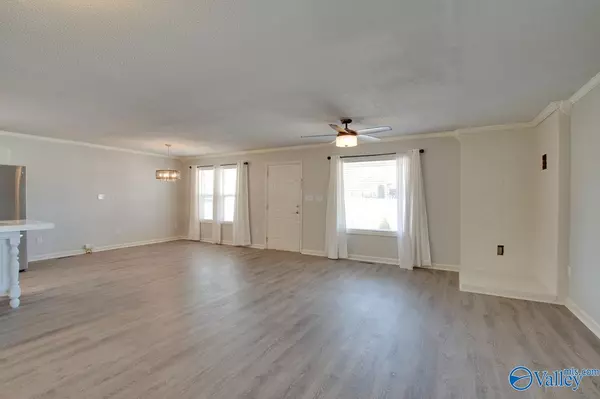 Owens Cross Roads, AL 35763,571 Wade Road