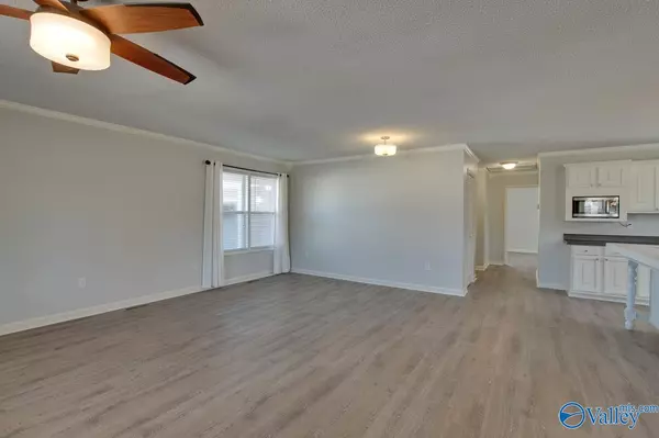 Owens Cross Roads, AL 35763,571 Wade Road