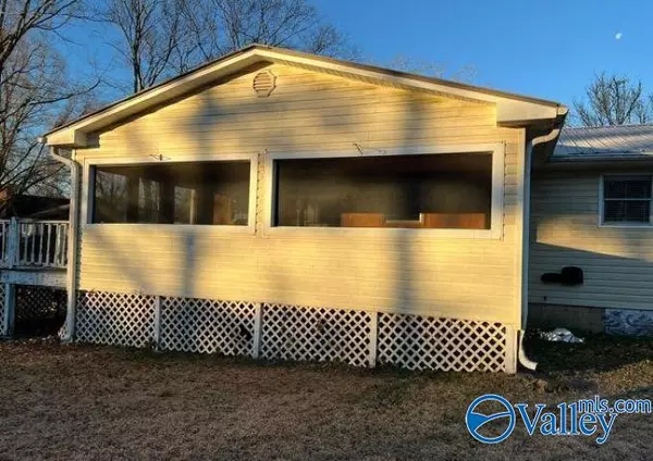 Dora, AL 35062,6328 Snowville Brent Road