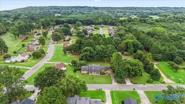 4604 Tomahawk Trail SE, Decatur, AL 35603