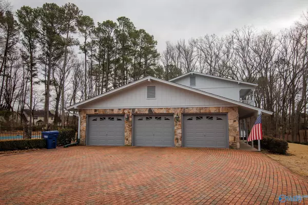 Albertville, AL 35950,606 Coby Circle