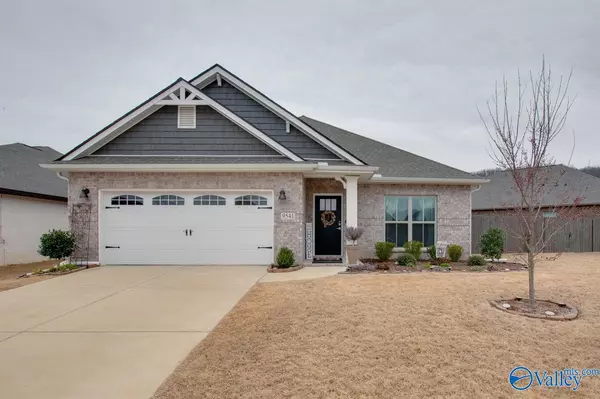 9541 Hampton Oak Drive, Owens Cross Roads, AL 35763