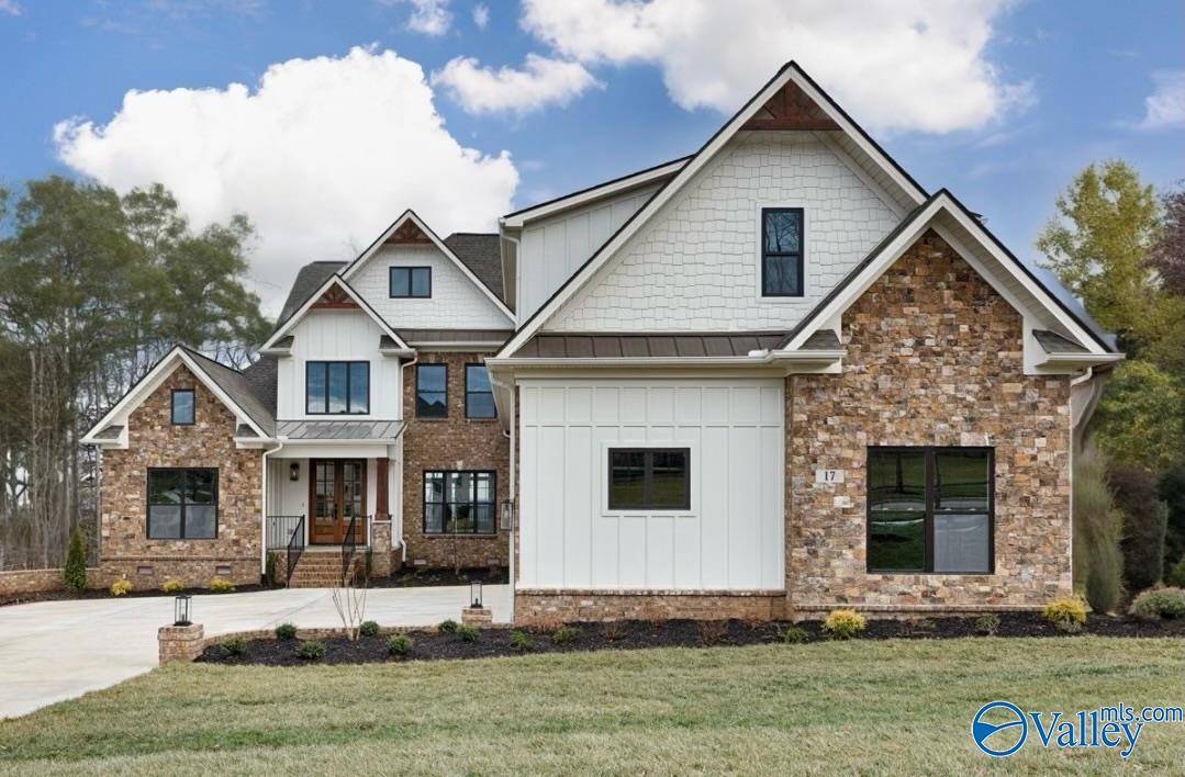 17 Ridge Bluff Circle, Huntsville, AL 35803