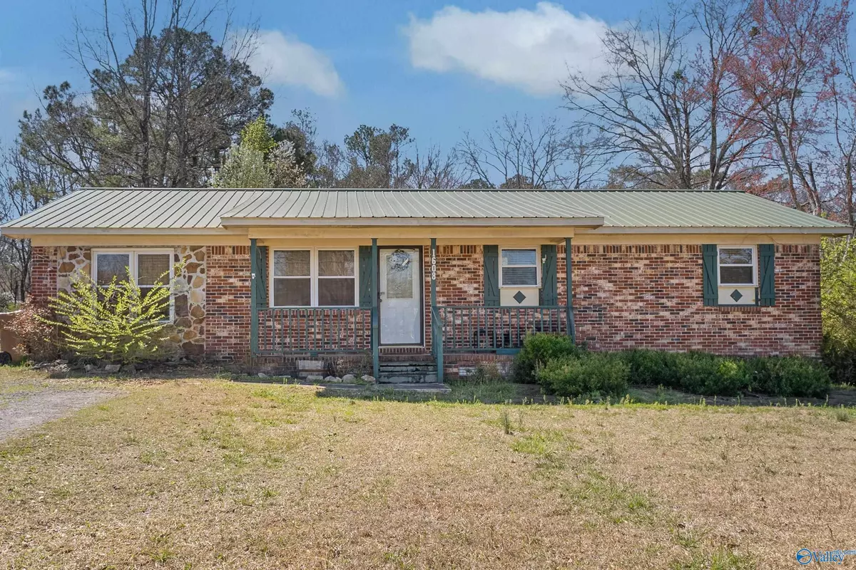 Hartselle, AL 35640,1608 Woodview Drive SW