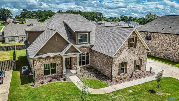 Owens Cross Roads, AL 35763,6027 Peach Pond Way SE