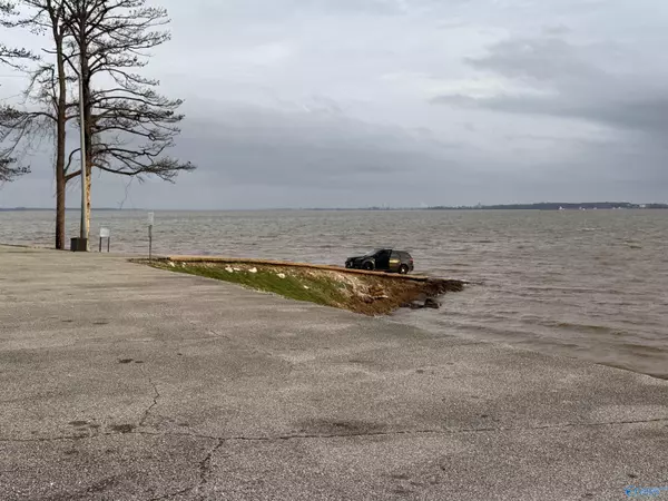 Athens, AL 35611,13787 Hatchie Lane