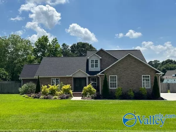 45 Jonquil Drive, Guntersville, AL 35976