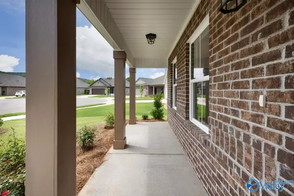 Owens Cross Roads, AL 35763,9518 Hampton Oak Drive