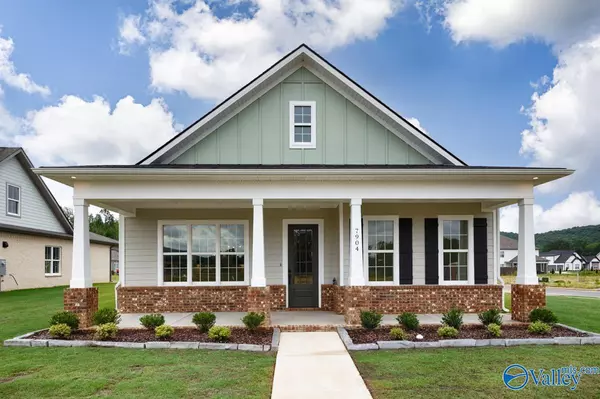 7904 Autumn Glen Drive SE, Owens Cross Roads, AL 35763