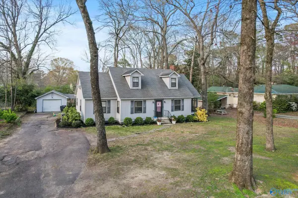 Boaz, AL 35957,209 Oakland Avenue