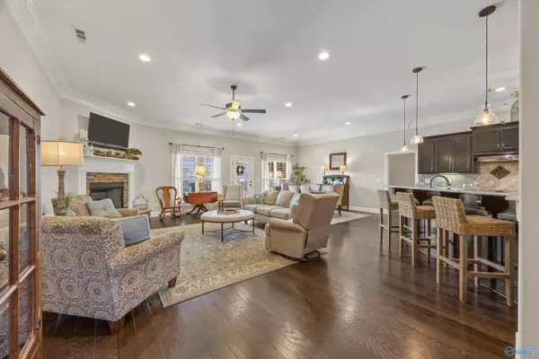 Owens Cross Roads, AL 35763,7116 Weeping Willow Drive