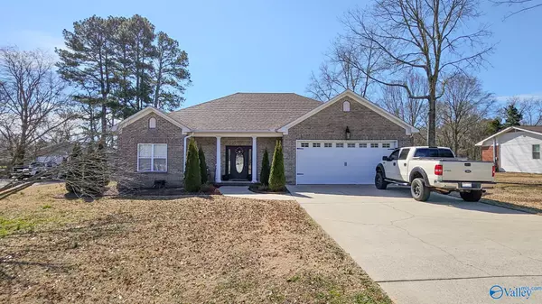 17083 Holland Heights, Athens, AL 35613