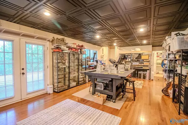 Anniston, AL 36207,5 Booger Hollow Road