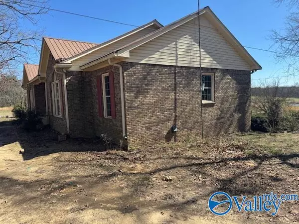 Cullman, AL 35055,273 County Road 792