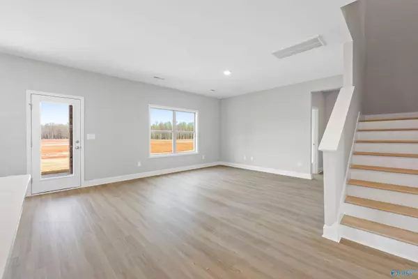 Toney, AL 35773,304 Cherokee Glen Avenue