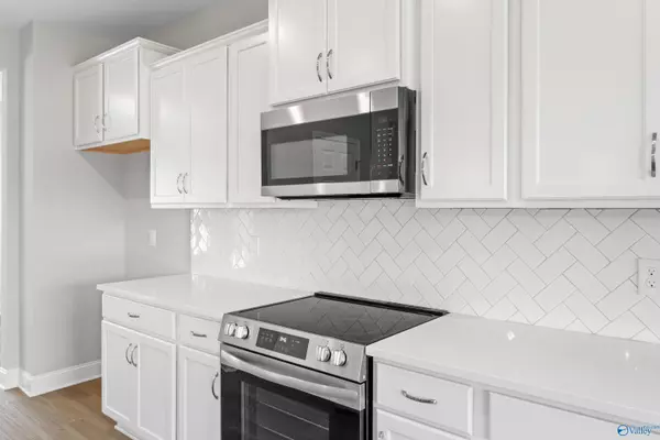 Toney, AL 35773,304 Cherokee Glen Avenue