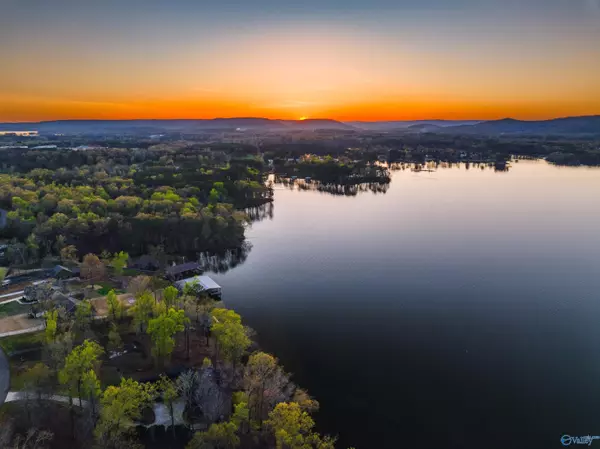 Scottsboro, AL 35769,2042 Lookout Mountain Drive