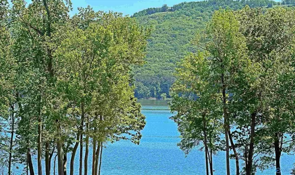 2042 Lookout Mountain Drive, Scottsboro, AL 35769