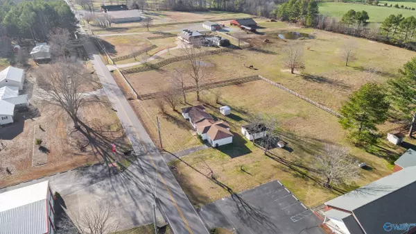 Owens Cross Roads, AL 35763,1189 Cave Spring Road