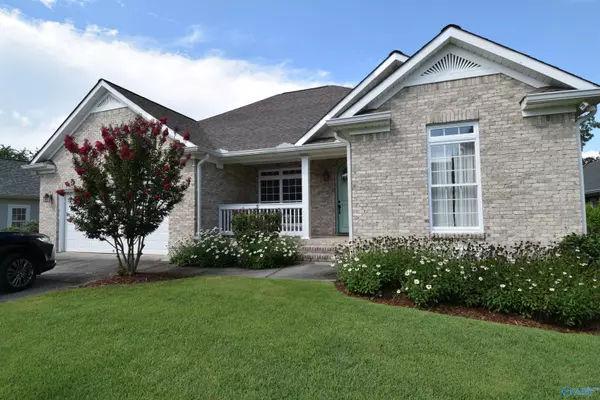 1181 River Ridge Drive, Guntersville, AL 35976