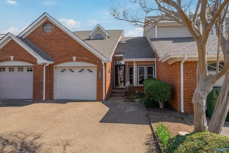 10007 Meredith Lane, Huntsville, AL 35803